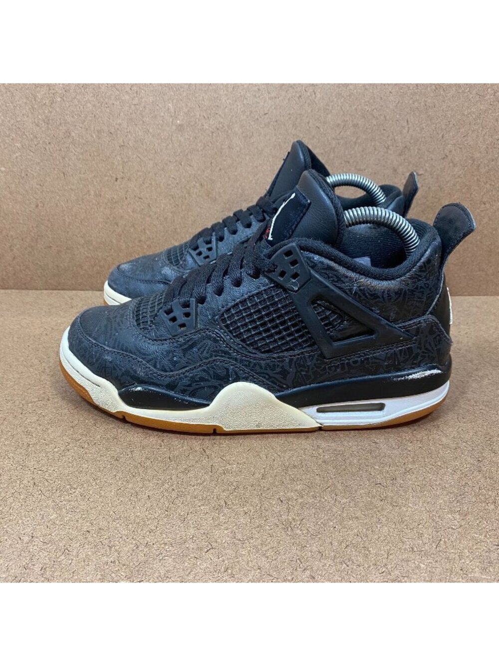 Air Jordan 4 Retro SE GS Laser Black Gum Sole Snaekers Youth Size 6Y Casual